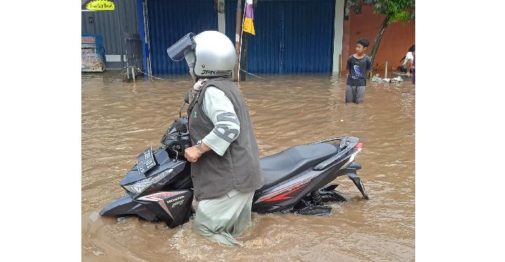 Hujan Dua Hari Mengakibatkan Banjir kemudian Longsor pada Daerah Bandung