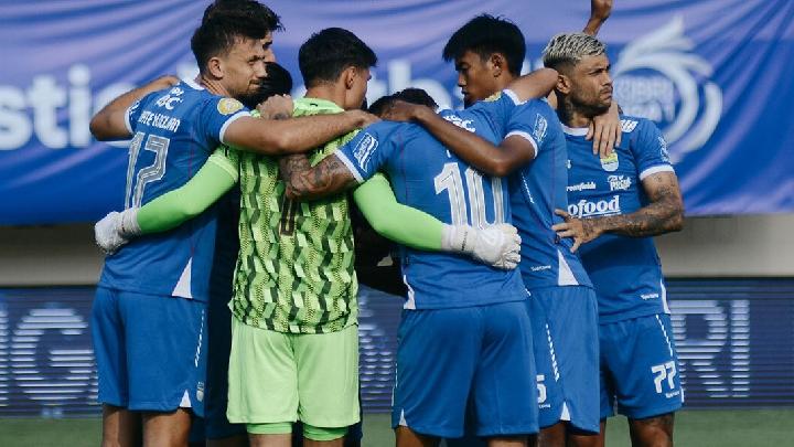 Jadwal Live lalu juga Prediksi Persik Kediri vs Persib Bandung di Kompetisi 1 Waktu petang Ini: Rekor Pertemuan kemudian juga Proyeksi Formasi