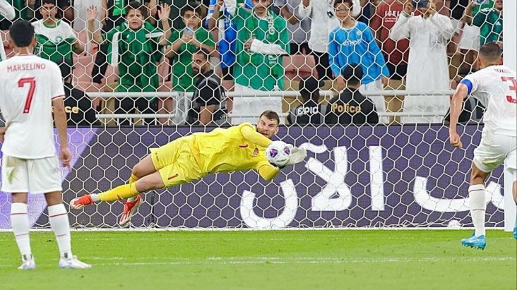 Maarten Paes Top 7 Kiper dengan Penyelamatan Terbanyak pada Kualifikasi Piala Planet 2026 Zona AFC