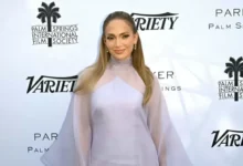 Jennifer Lopez Sumbangkan Pakaian untuk Korban Kebakaran di dalam di Los Angeles