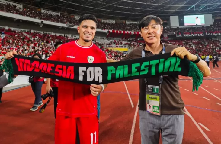 Segudang Momen Berkesan Shin Tae-yong Bersama Timnas Indonesia, Salah Satunya Pamer Bendera Palestina