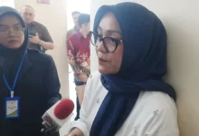 Razman Nasution Ditemani Kedua Istrinya di Sidang Lanjutan Lawan Hotman Paris