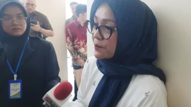 Razman Nasution Ditemani Kedua Istrinya di Sidang Lanjutan Lawan Hotman Paris