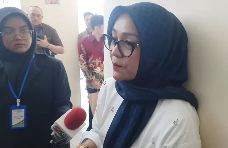 Razman Nasution Ditemani Kedua Istrinya di Sidang Lanjutan Lawan Hotman Paris