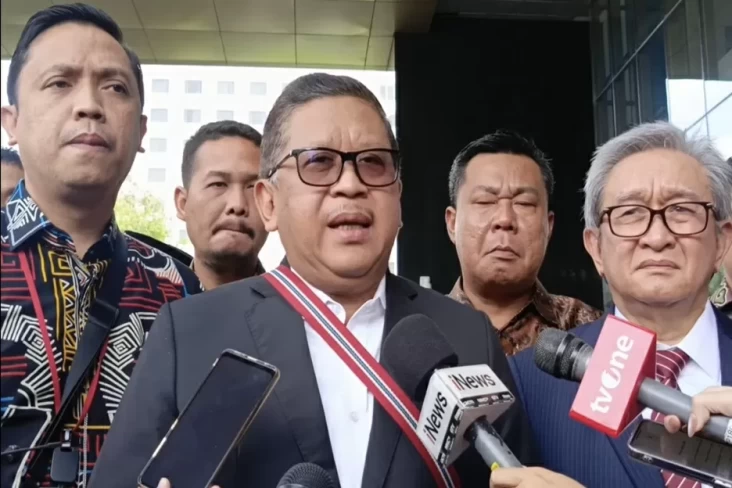 Tiba di area area Gedung Merah Putih KPK, Hasto Ngaku 3 Kali Dicancel Pihak Bus