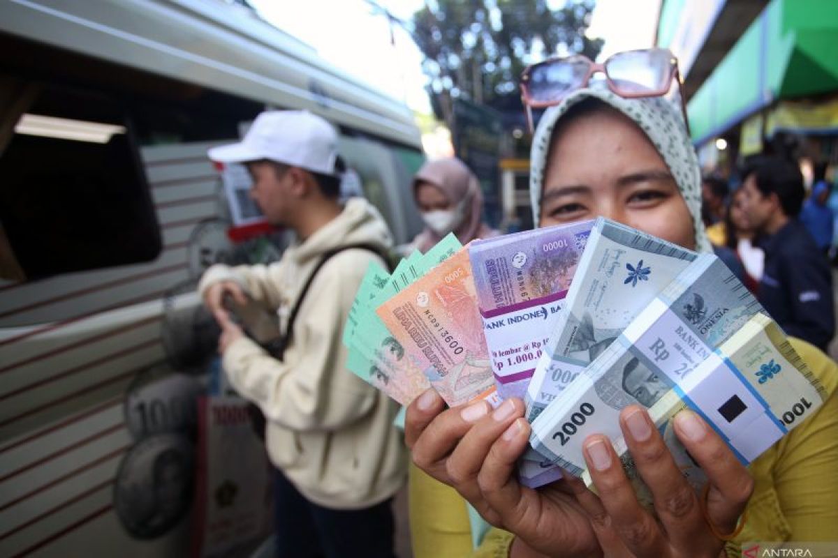 Cara tukar uang baru pada Bank BCA untuk persiapan THR lebaran