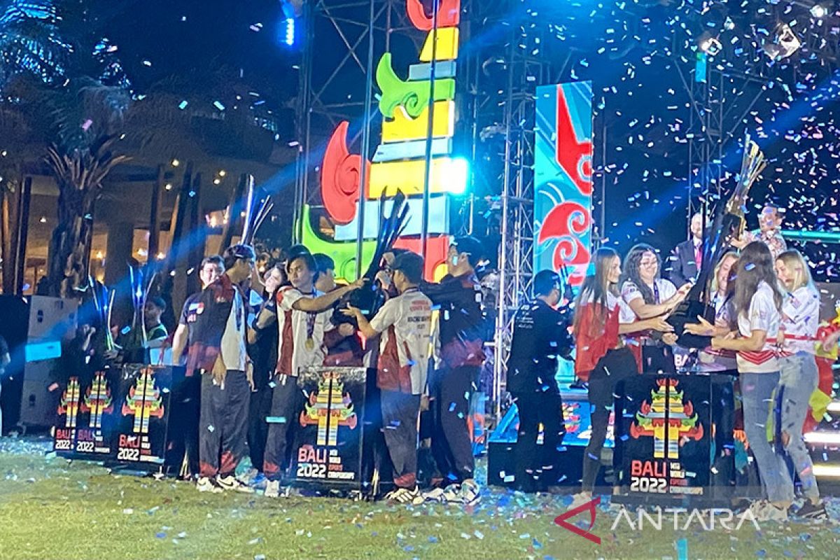 Mempertahankan mahkota sang raja di dalam di panggung esport dunia