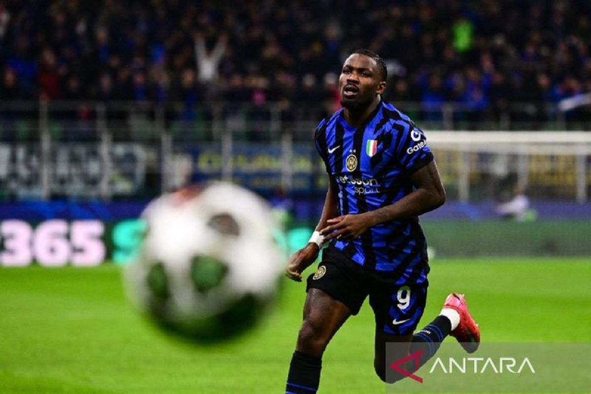 Inter Milan imbang 2-2 pada tempat markas Parma sehingga gagal jauhi regu squad Napoli