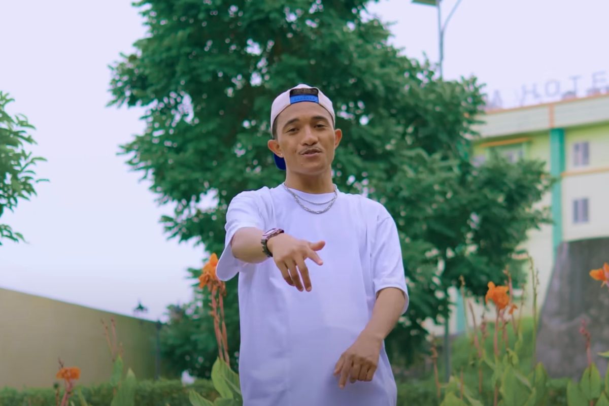Lirik lagu tersebar luas TikTok “Stecu Stecu” oleh Faris Adam