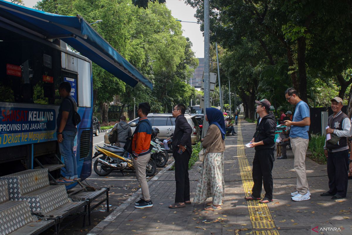 Samsat Keliling tersedia pada 14 lokasi Jadetabek pada Selasa
