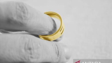 Jangan sampai tertukar, ini perbedaan cincin tunangan kemudian juga cincin nikah