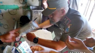 Cegah beredar, Satpol PP Kebayoran Lama sita 1.001 butir obat ilegal