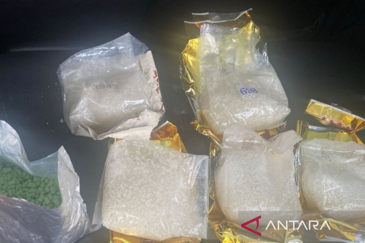 Pria ditangkap bawa sabu 5,6 kg juga juga 5.020 butir ekstasi di tempat di Depok