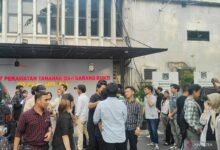 Mahasiswa yang digunakan ditangkap pada waktu kericuhan di area tempat Balai Daerah Perkotaan dipulangkan
