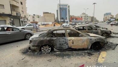 Protes Meletus pada area Tripoli, Pejabat Senior Undur Diri