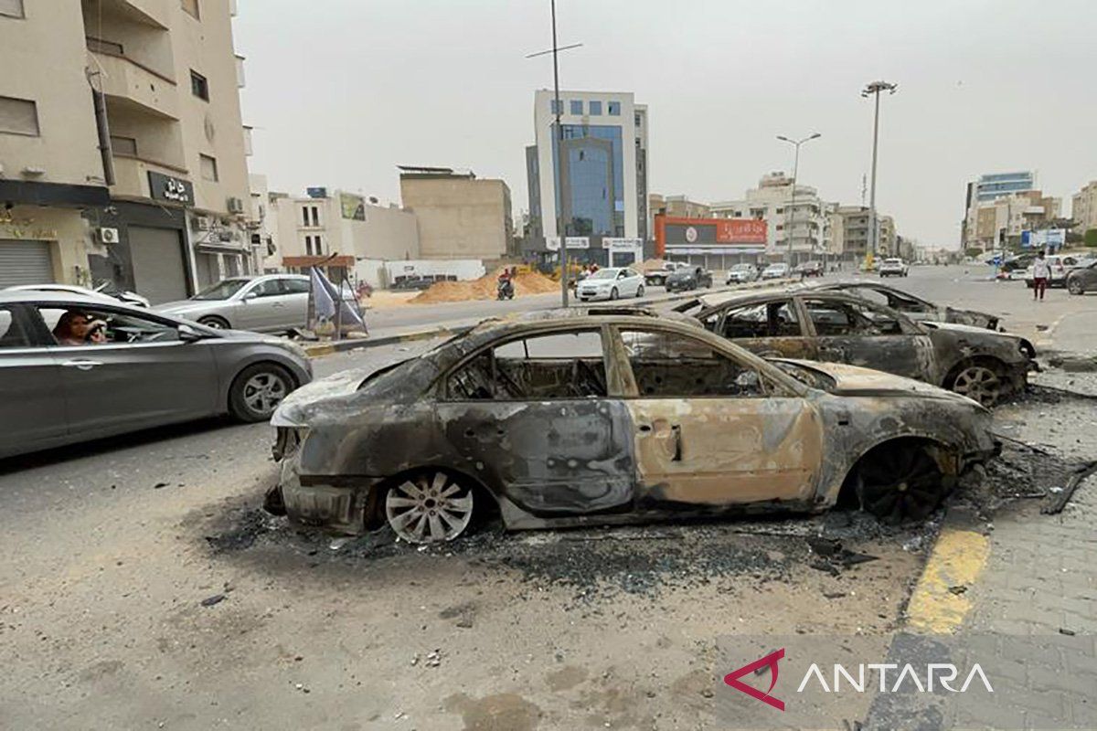 Protes Meletus pada area Tripoli, Pejabat Senior Undur Diri