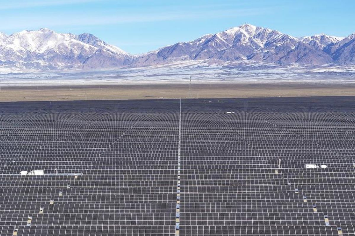 Kapasitas energi PLTB kemudian PLTS pada China lampaui tenaga termal