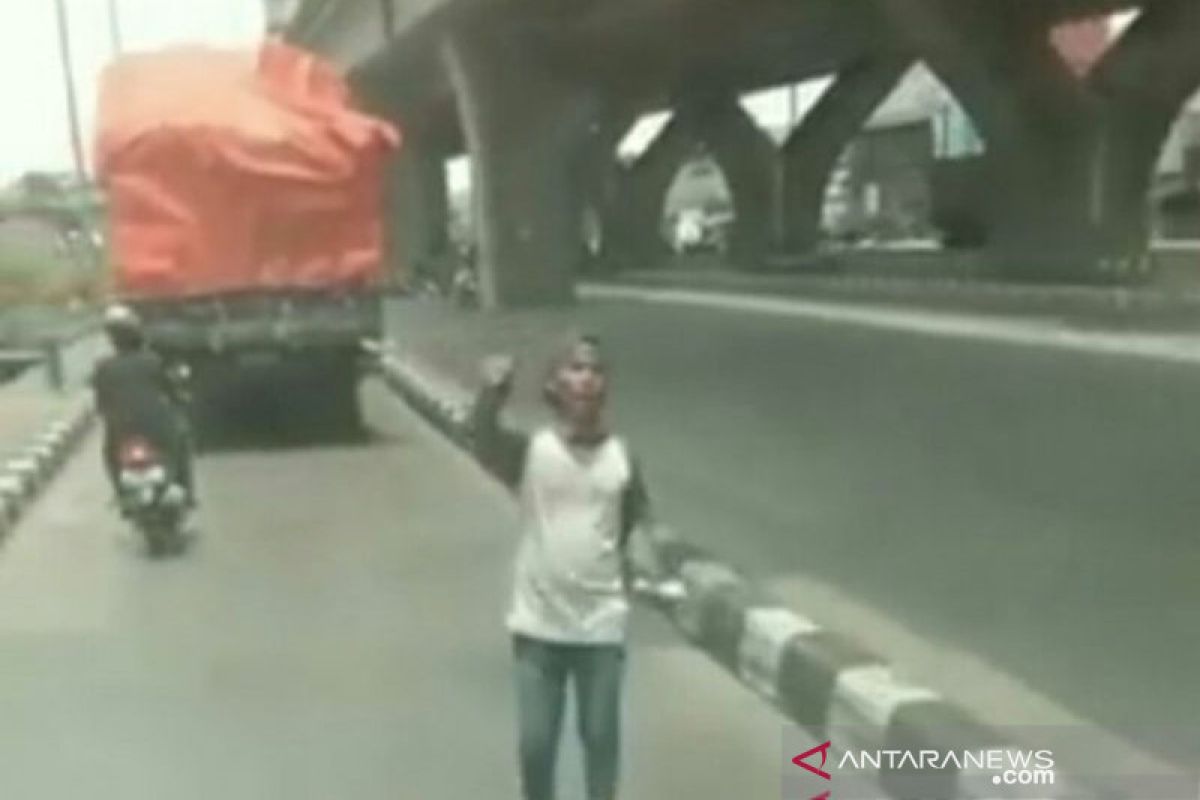 Polisi selidiki persoalan hukum pemalakan di tempat tempat Jalan Ring Road Cengkareng Jakbar