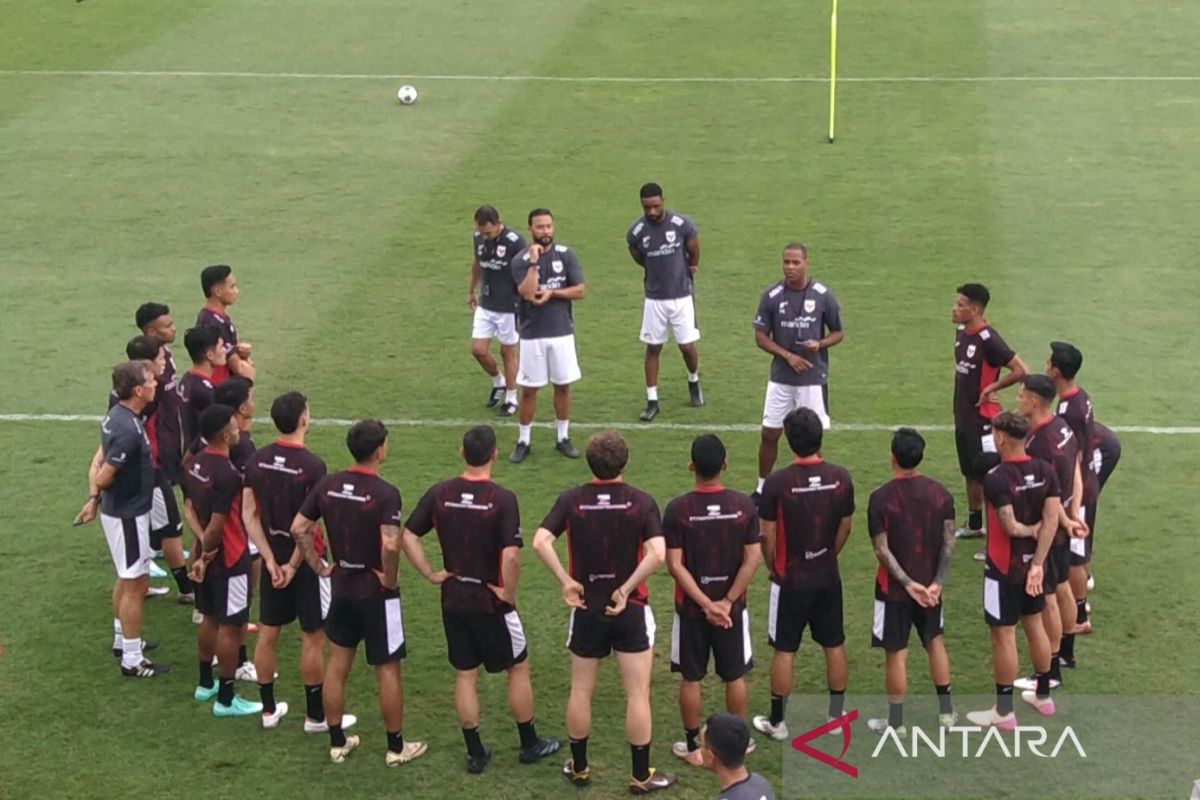 Timnas Indonesia jalani latihan perdana di dalam tempat Bali