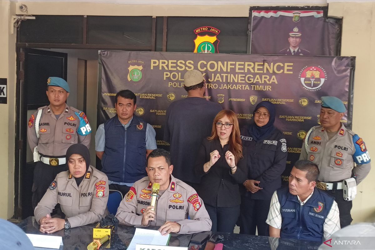Seorang pria dalam di Jatinegara bacok temannya akibat rebutan lahan parkir
