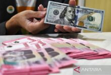 Rupiah melemah dipengaruhi peperangan dagang AS-China yang dimaksud yang dimaksud belum mereda