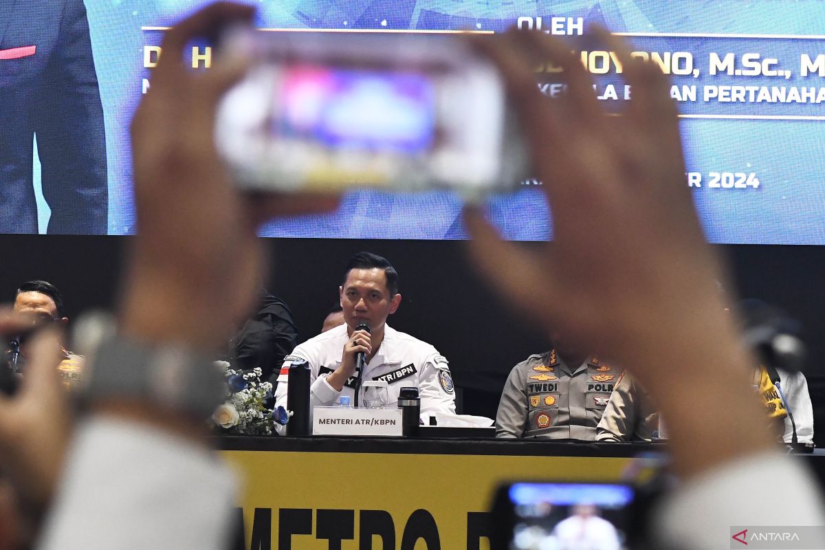 Hal ini perbedaan PPJB serta juga AJB pada operasi jual beli tanah juga rumah