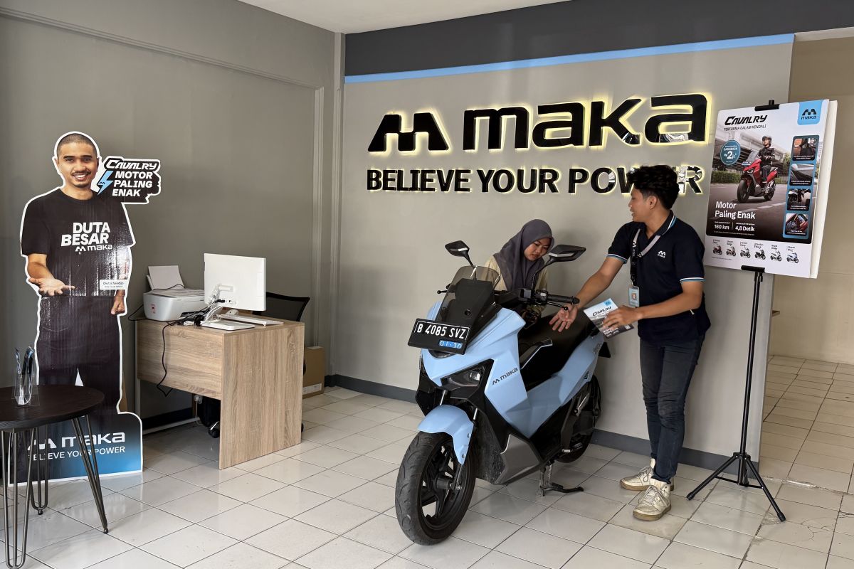 Maka Motors mengakses ruang pamer kendaraan baru di Tangerang