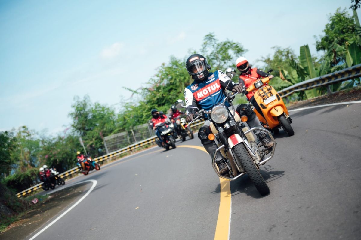 Motul Indonesia penghargaan kompetisi touring Mandalika, uji pelumas berlisensi MotoGP