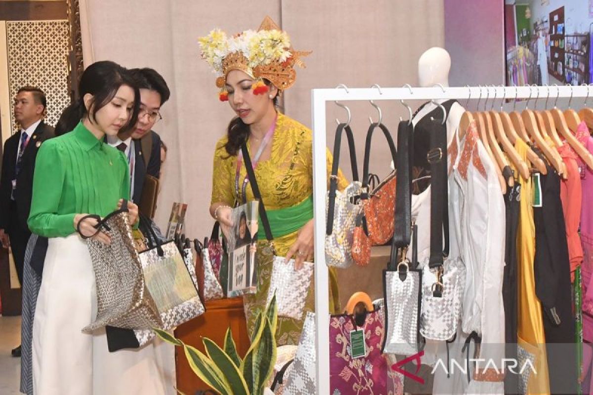 Membangun kepemimpinan UMKM Indonesia pada ASEAN Vision 2045