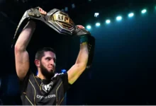 Kisah Perjalanan Satu Dekade Islam Makhachev pada UFC: Dari Debutan hingga Raja Kelas Ringan!