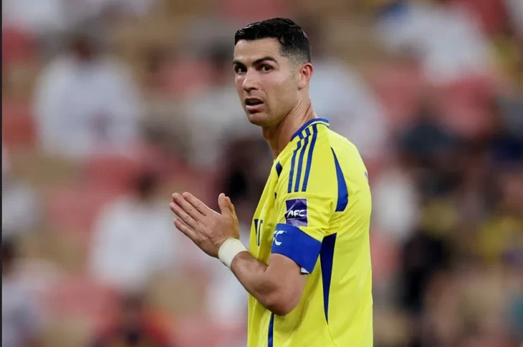 Momen Ronaldo Ngedumel Sendiri di area area Lapangan