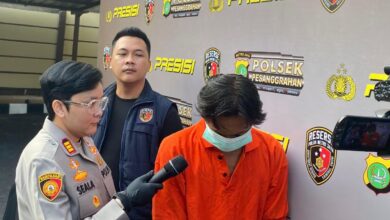 Motif suami bakar rumah dikarenakan cemburu pada istri yang tersebut yang dimaksud diduga lesbian