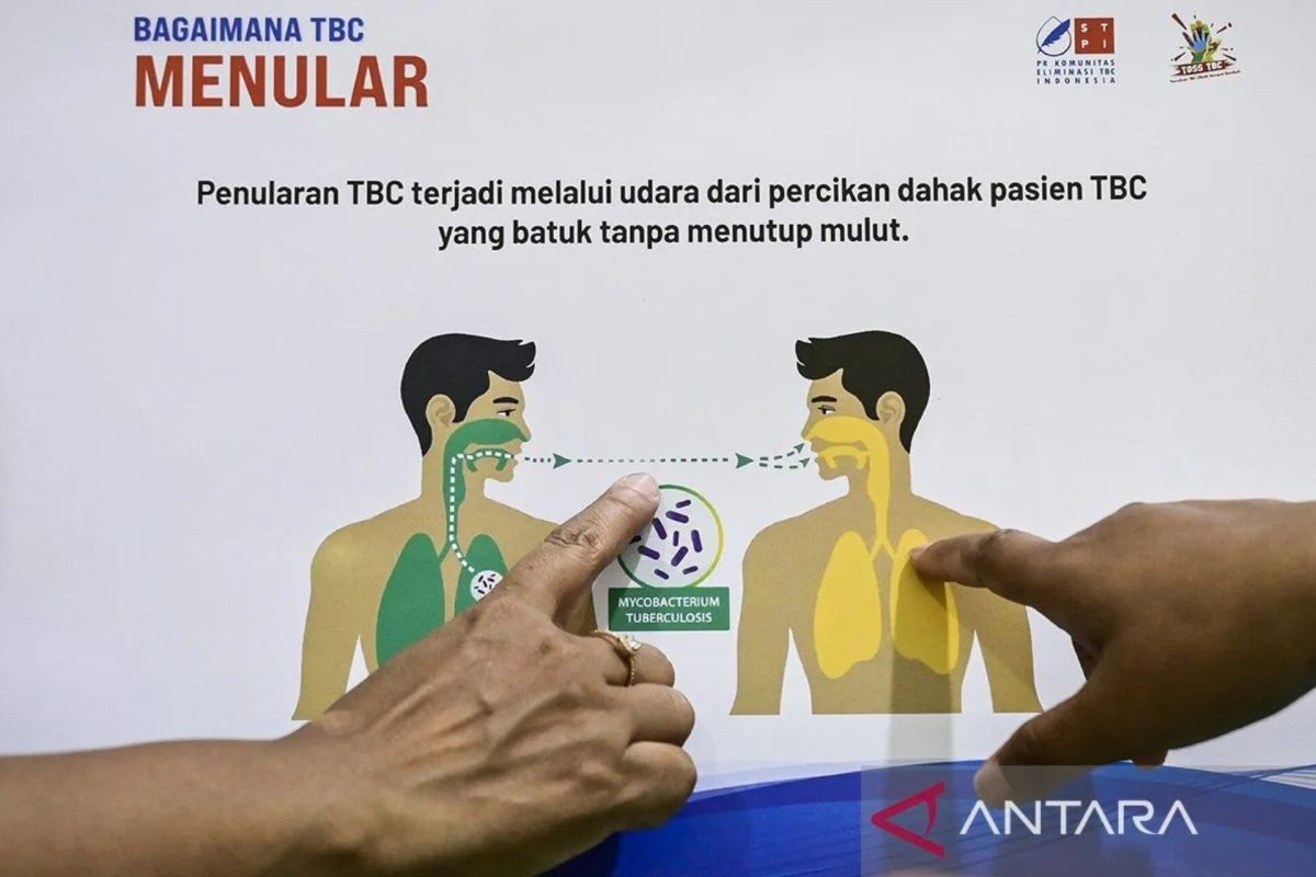 Mengayuh ontel demi jemput pasien TBC di tempat tempat Pela Mampang