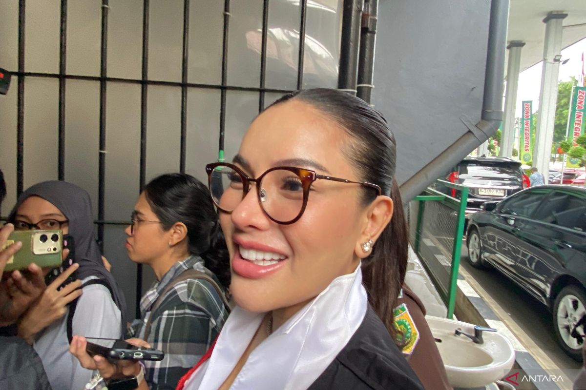 Sidang eksepsi tindakan hukum pemerasan Nikita Mirzani akan diselenggarakan 1 Juli