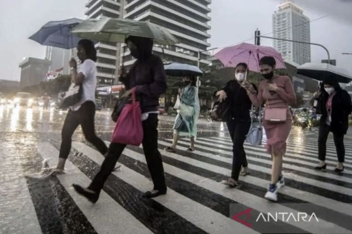 Sebagian Ibukota diprakirakan hujan ringan pada Kamis pagi