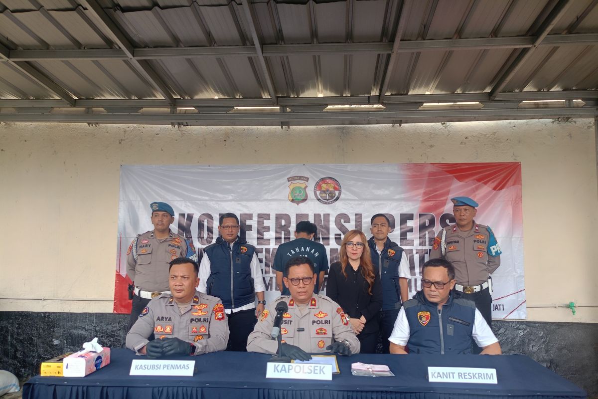 Polisi tangkap pencuri motor pada di Kramat jati