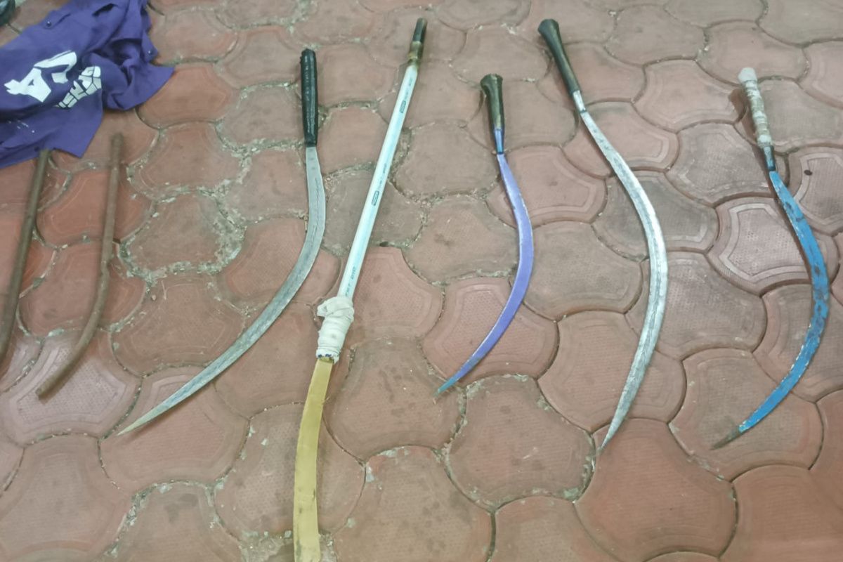 Hendak tawuran, lima pemuda bersenjata tajam pada Jakpus ditangkap