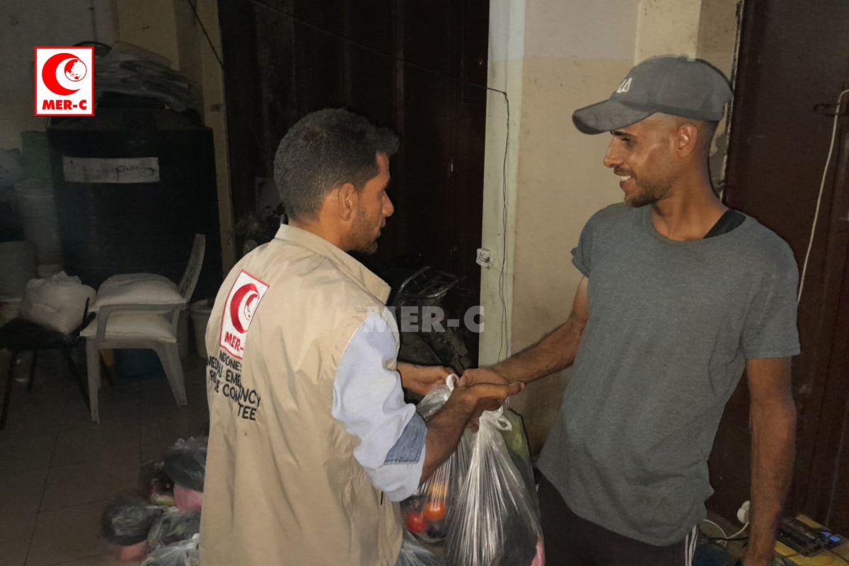 MER-C salurkan paket makanan ke warga Daerah Wilayah Gaza di dalam tempat berada pada krisis
