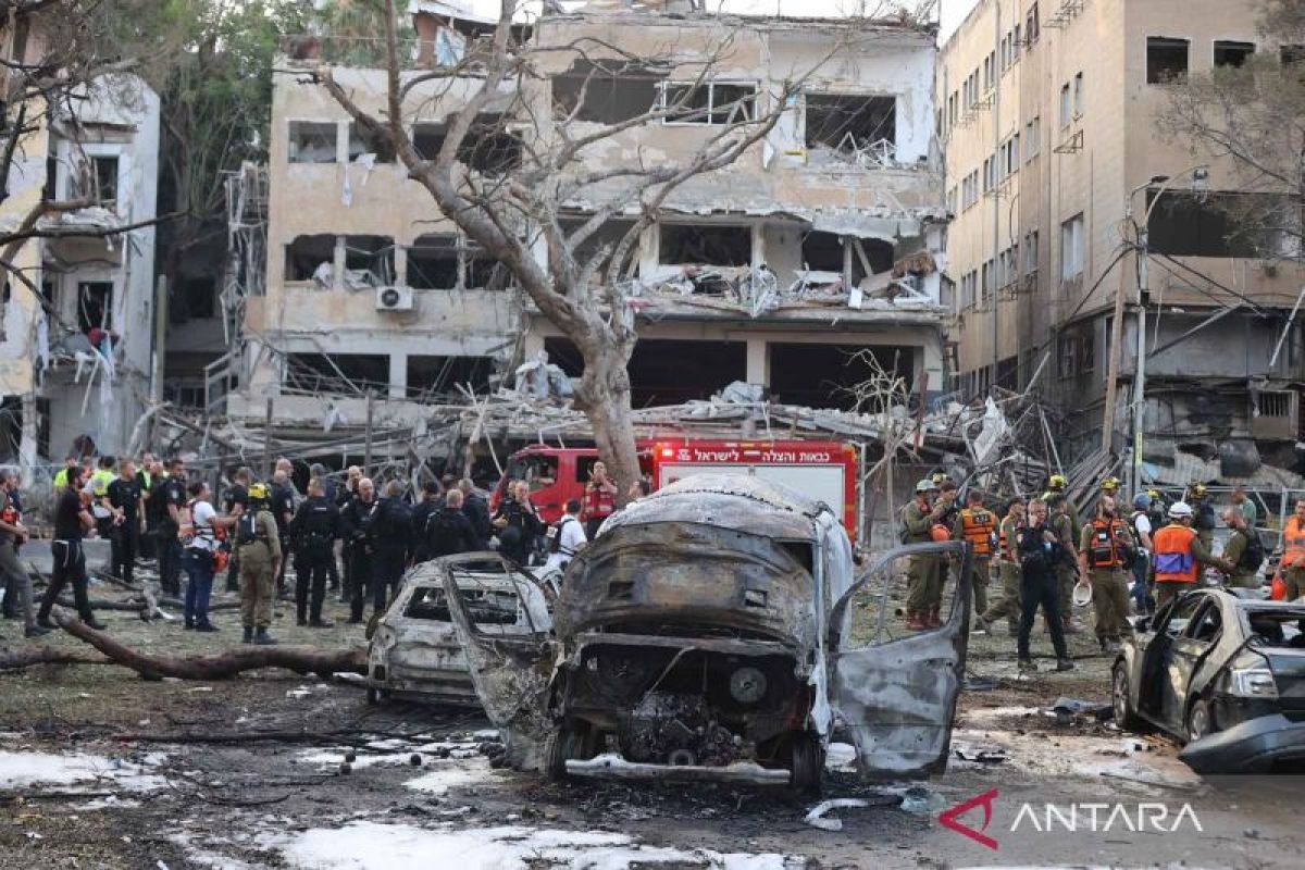 Puluhan WNI tertahan di area di Israel, Yordania, Iran imbas eskalasi konflik