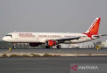 Pesawat Air India tujuan Inggris jatuh pada India barat, bawa 242 orang