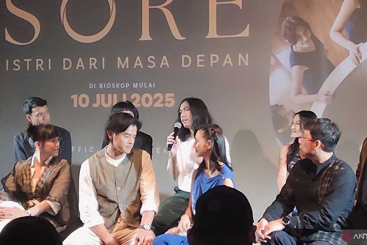Lirik & makna lagu “Terbuang Dalam Waktu” Barasuara pada film Sore