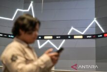 Pasar cermati negosiasi Amerika Serikat lalu mitra dagang, IHSG diprediksi mendatar