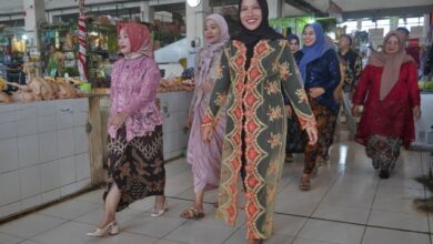 Mengenal 8 jenis kebaya khas Nusantara beserta ciri khasnya