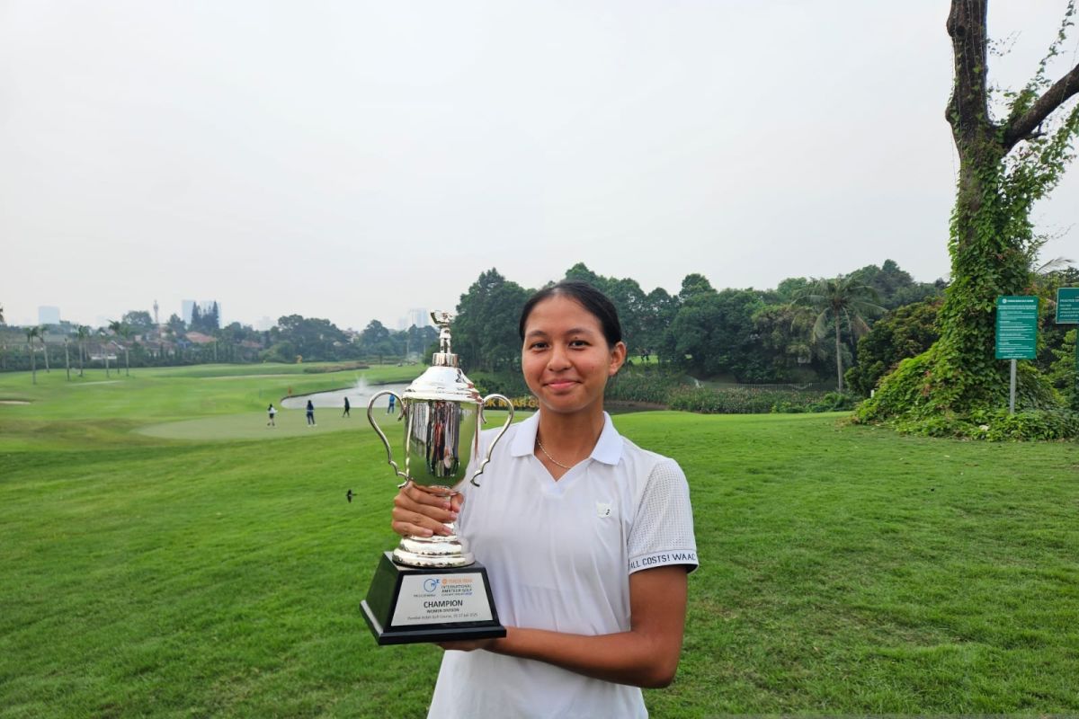 Bianca sumringah raih penghargaan perdana pada Medco-Pondok Indah golf amatir