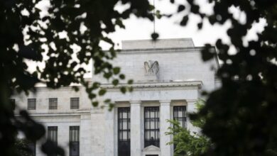 Rupiah melemah seiring Trump hentikan rencana ganti Gubernur The Fed