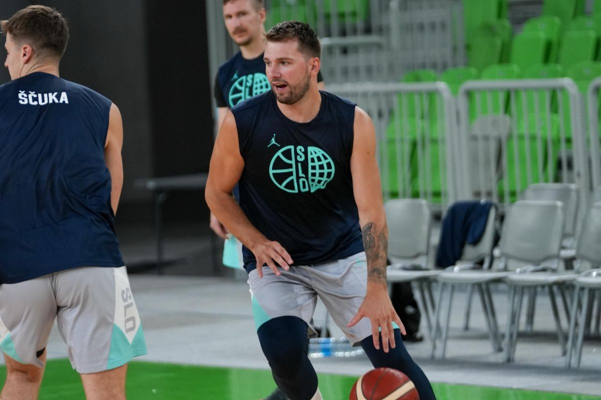 Luka Doncic alami cedera lutut ringan ketika Slovenia kalah dari Latvia