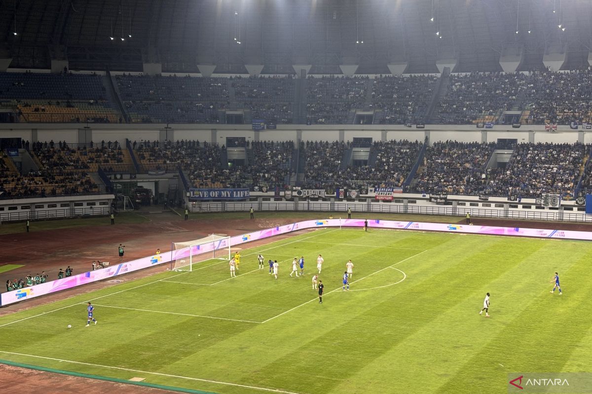 Persib Bandung petik kemenangan satu gol tanpa balas pada laga persahabatan melawan WSW