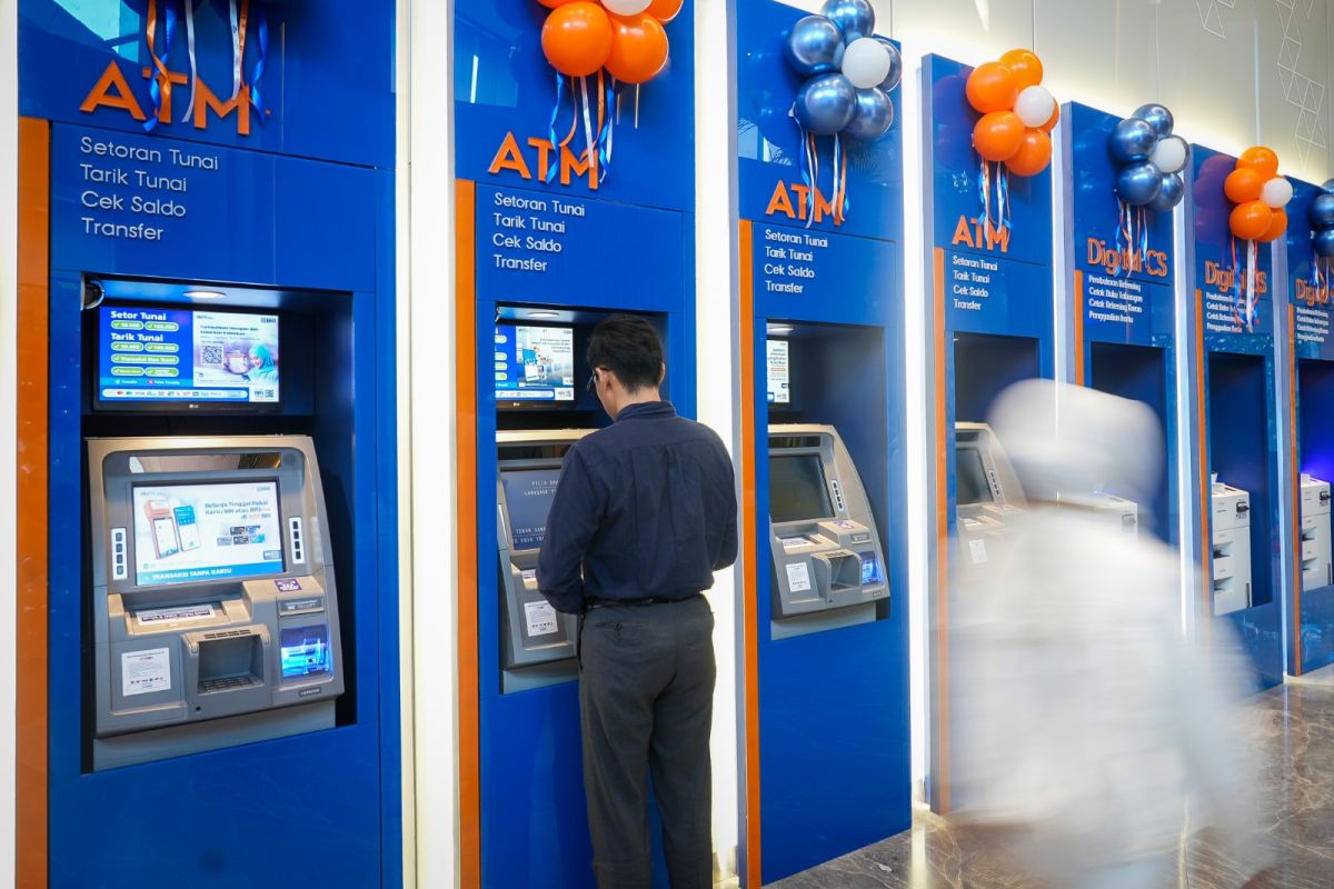Cara tarik tunai tanpa kartu fisik di tempat tempat ATM Bank BRI