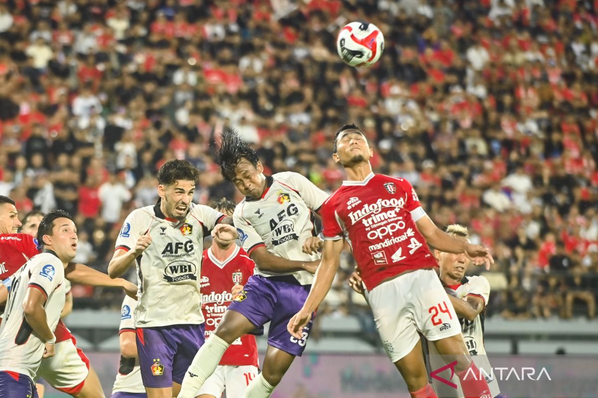 Persik Kediri jamu Madura United pada Gresik