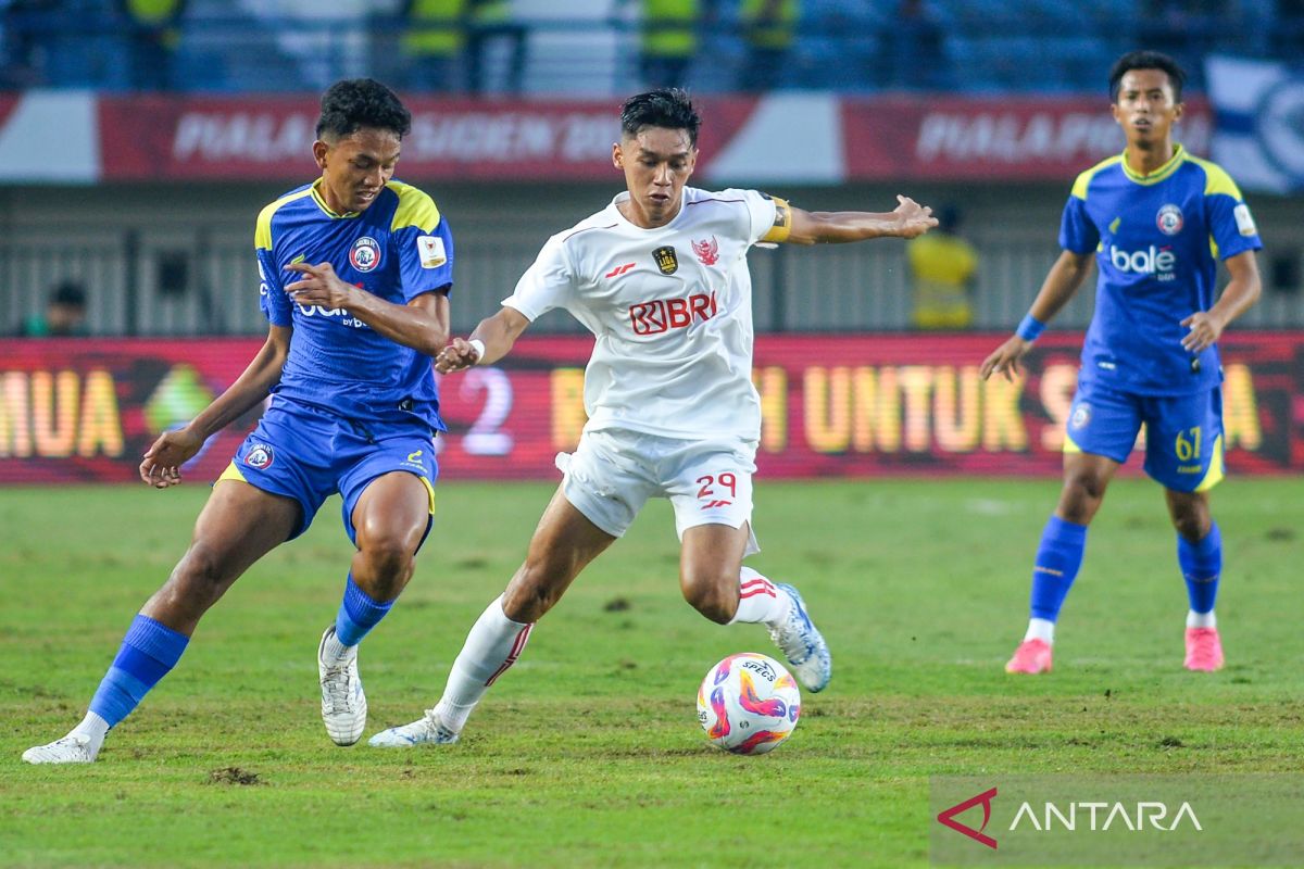 Arema hadapi tiga kelompok iklan sekaligus di tempat area bulan Agustus